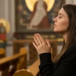 woman-praying-otche_nash